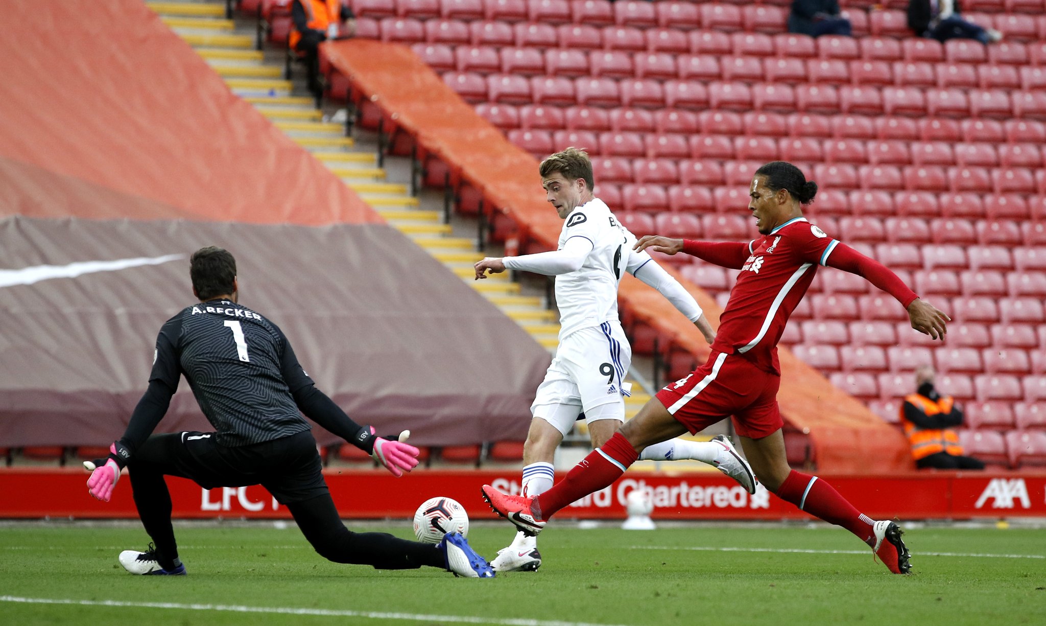 表现出色 表现出色