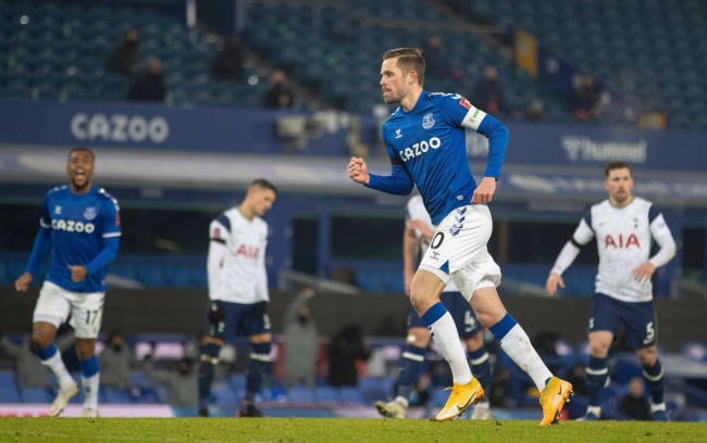 他在进攻端 他在进攻端